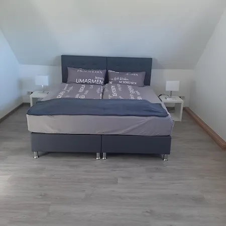 شقة Ferienwohnung Mit Fernblick Bei Bruckner دريسدن
