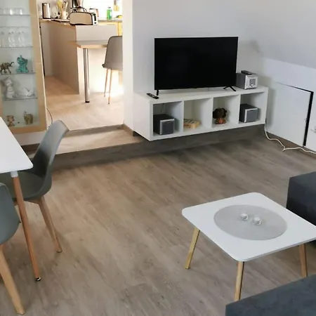 Ferienwohnung Mit Fernblick Bei Bruckner Apartment *